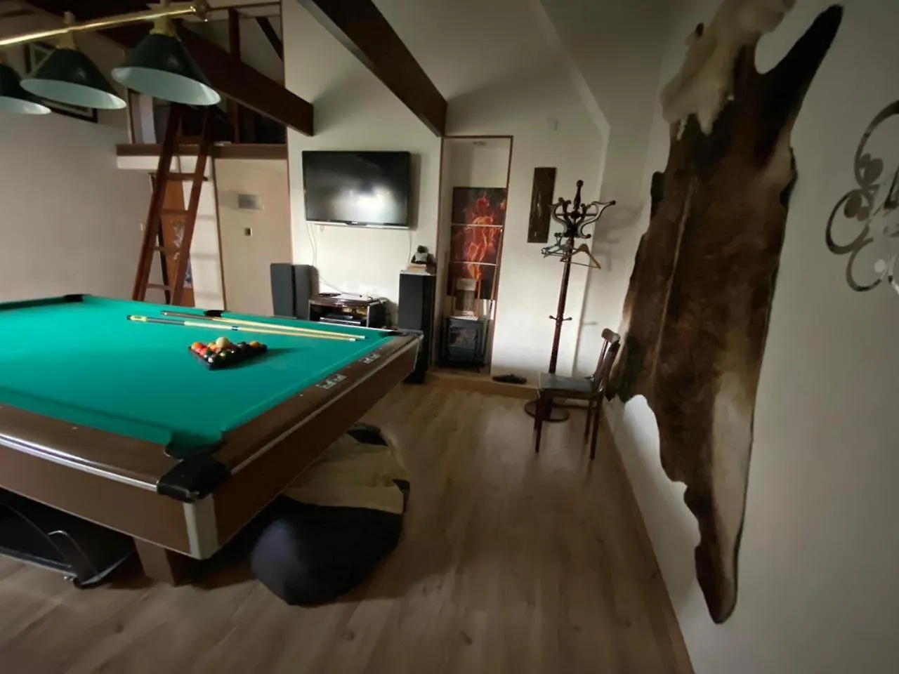 Loft With Pool Table Apartment Baku
